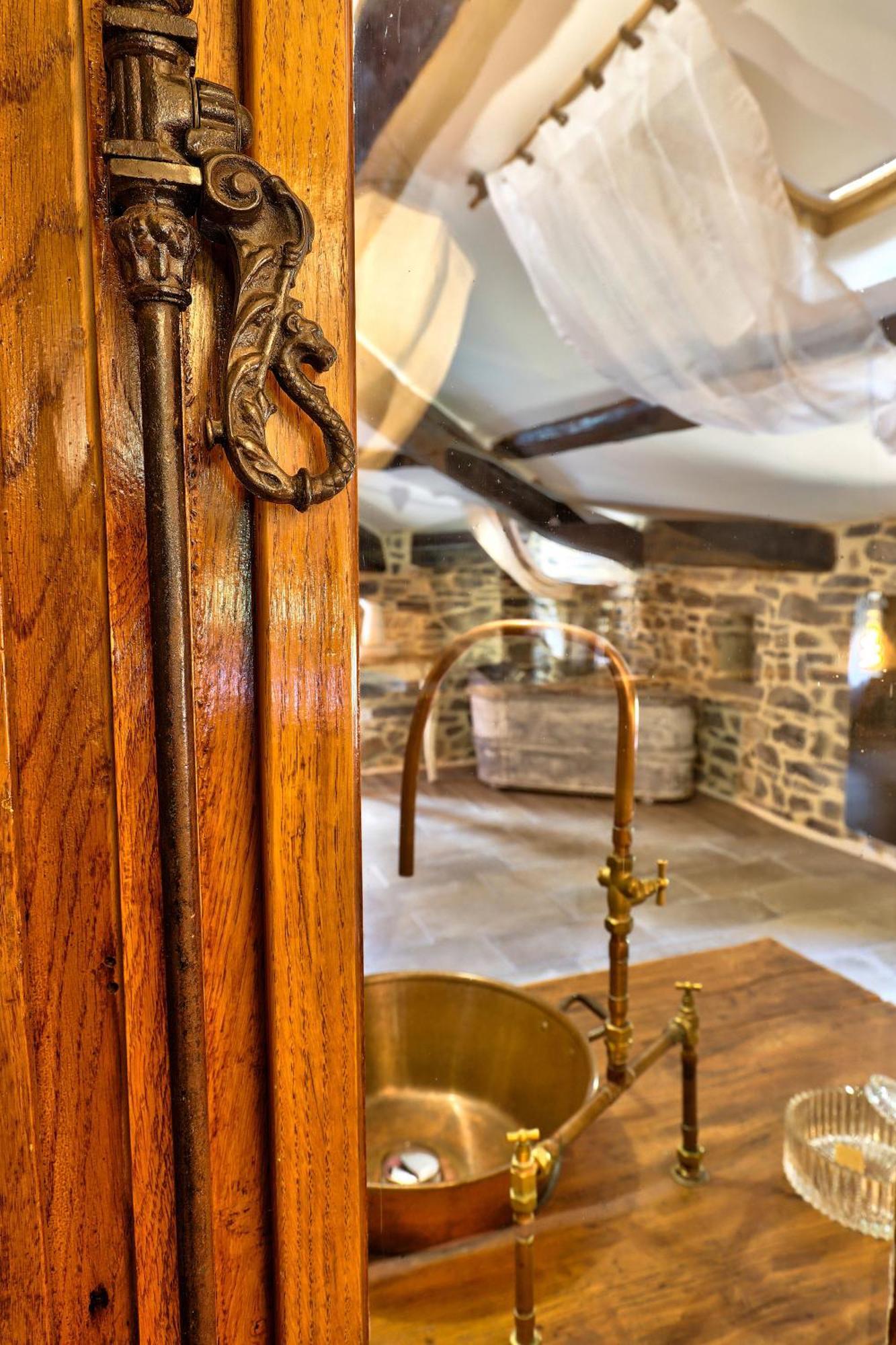 Hotel La Gourmandine Courry Esterno foto