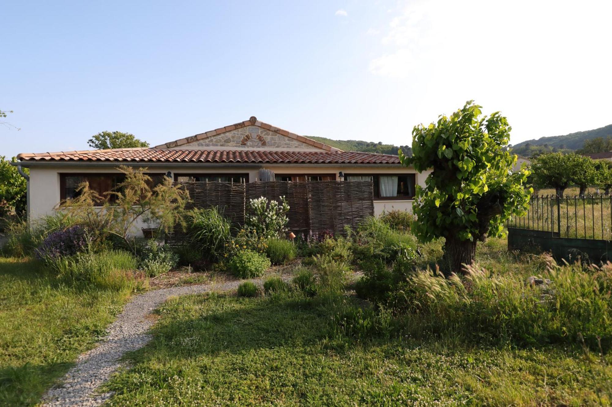 Hotel La Gourmandine Courry Esterno foto