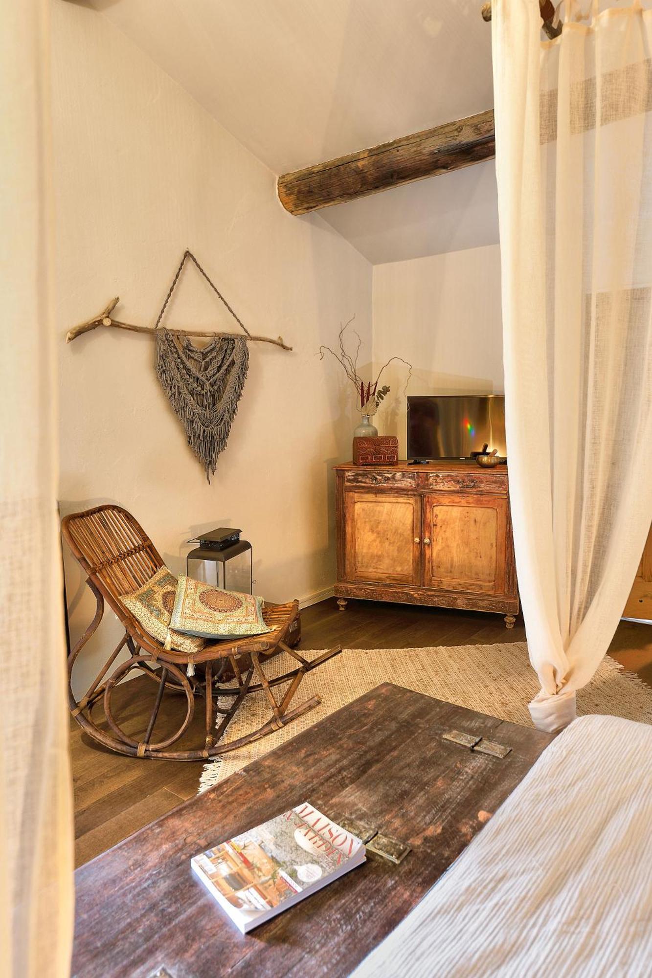 Hotel La Gourmandine Courry Esterno foto